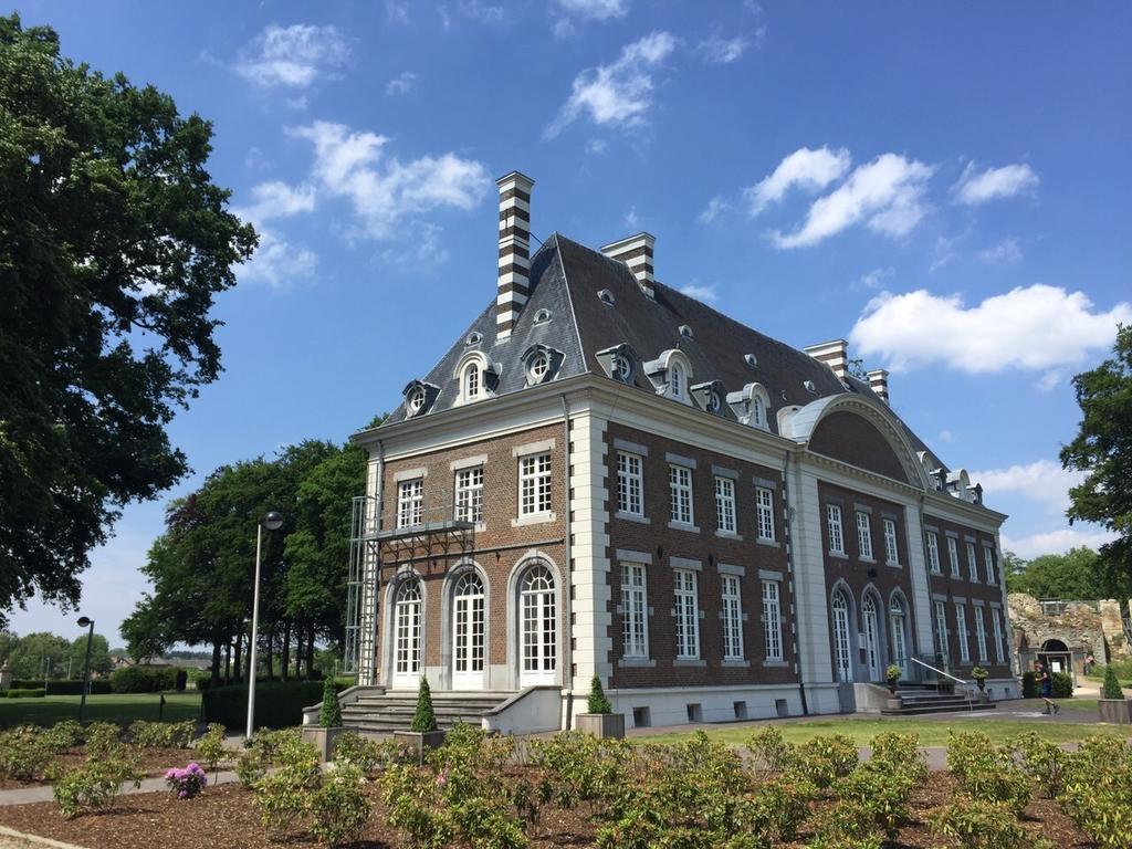 Hotel Kasteel Pietersheim Lanaken Exterior foto