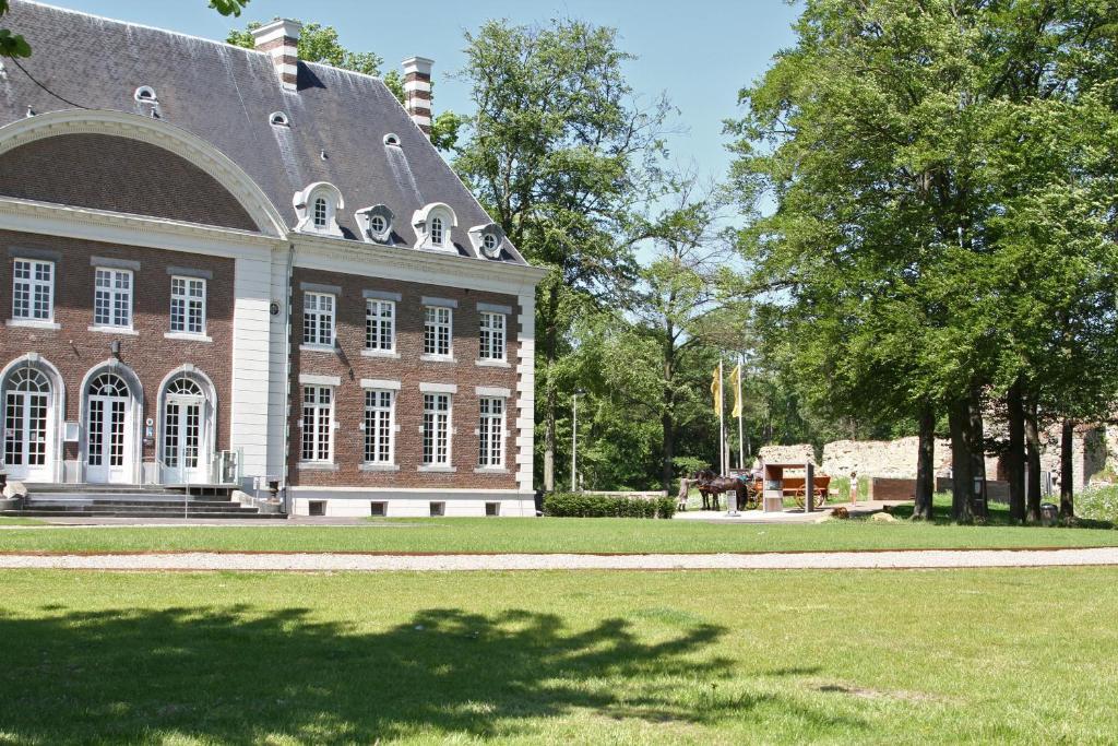 Hotel Kasteel Pietersheim Lanaken Exterior foto