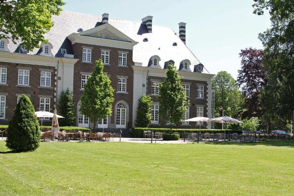 Hotel Kasteel Pietersheim Lanaken Exterior foto