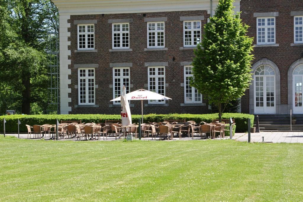 Hotel Kasteel Pietersheim Lanaken Exterior foto