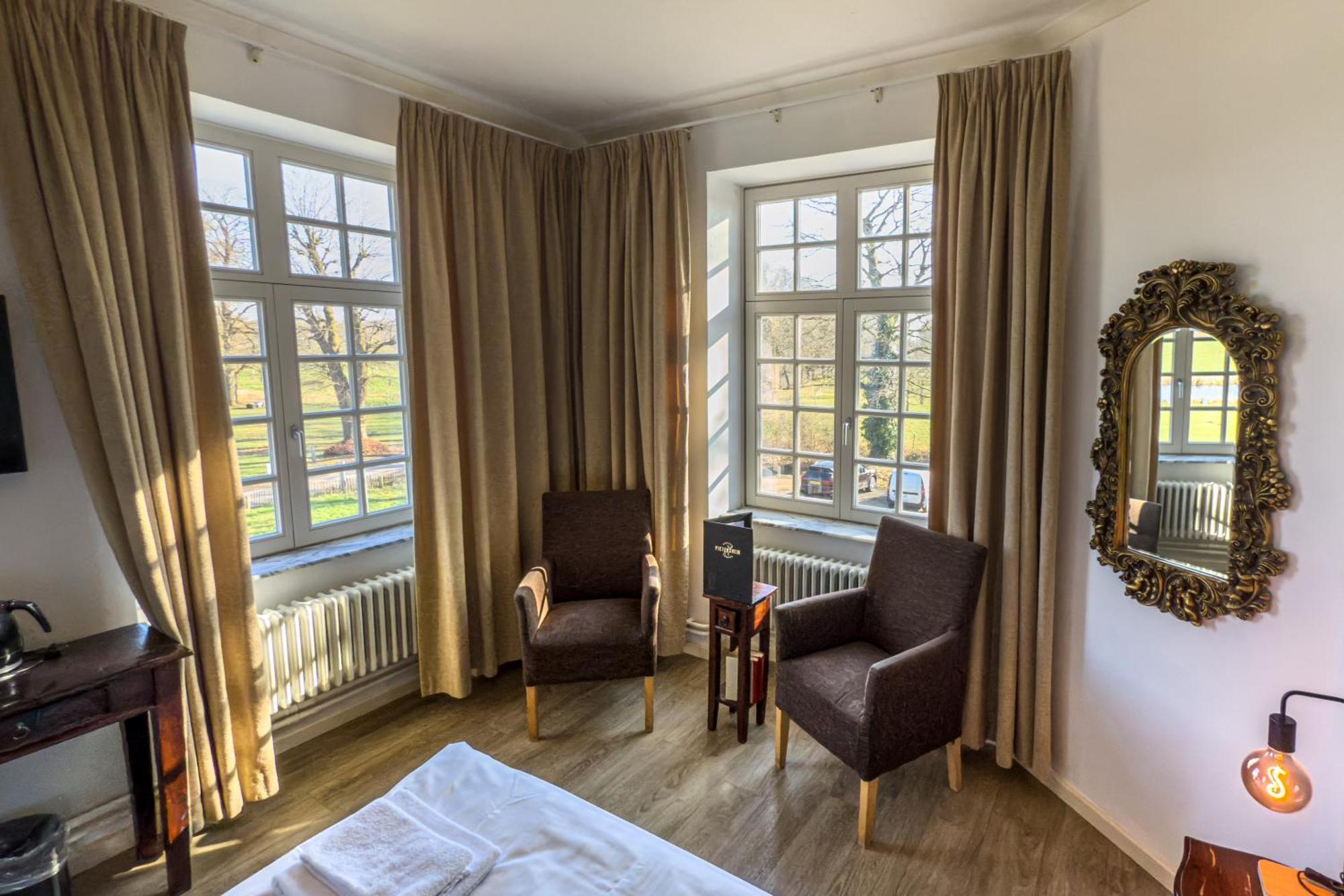 Hotel Kasteel Pietersheim Lanaken Exterior foto