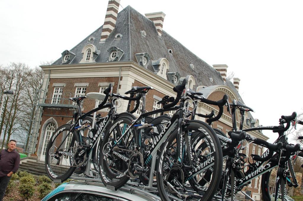 Hotel Kasteel Pietersheim Lanaken Exterior foto